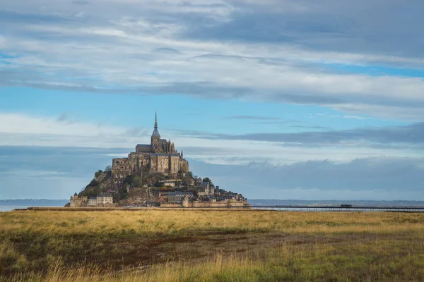 島の美しいモン ミシェル大聖堂 ノルマンディー 北フランス — ストック写真