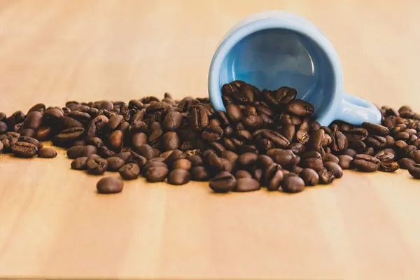 Kávébab Csészében Háttér — Stock Fotó