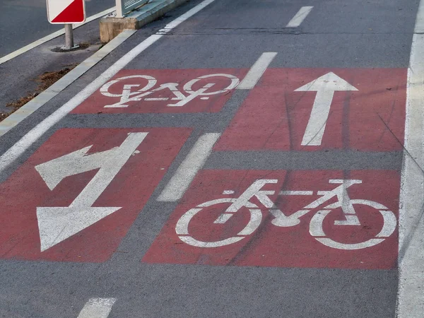 Πινακίδες Ποδηλατοδρόμων Τσιμεντόδρομο — Φωτογραφία Αρχείου