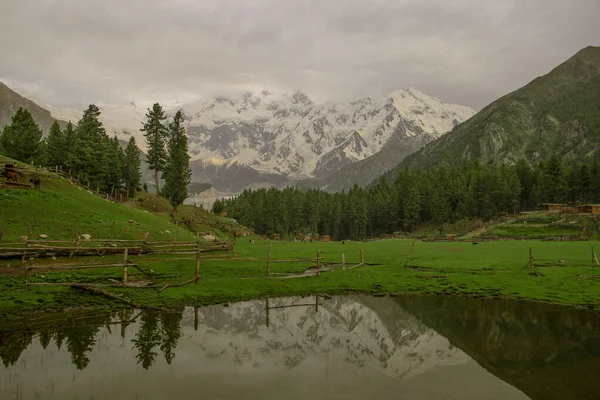 Mesmerizing Landscape Lake Snowy Mountains Gilgit Baltistan Pakistan — Photo