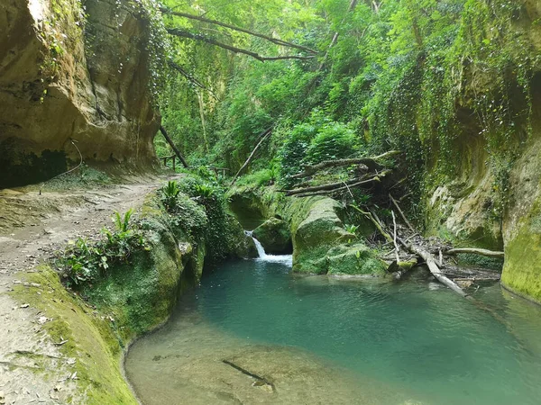 Славетний Краєвид Річки Аленто Серрамонацеску Абруццо Італія — стокове фото