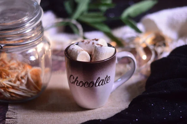 Eine Tasse Heiße Schokolade Und Marshmallows — Stockfoto