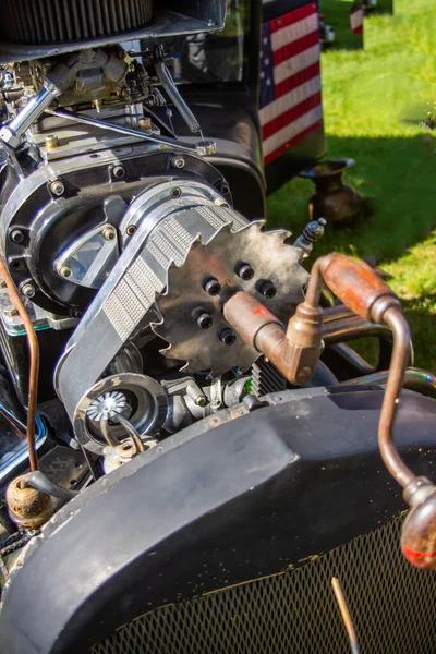 Een Close Upfoto Van Een Voertuigmotor Vlag Van Achtergrond — Stockfoto