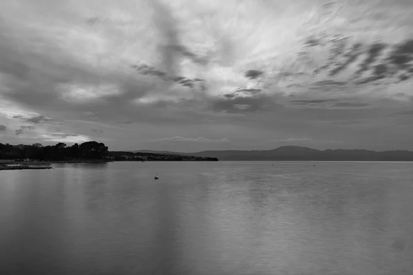 Grayscale Shot Cloudscape Sea — Stock Photo, Image