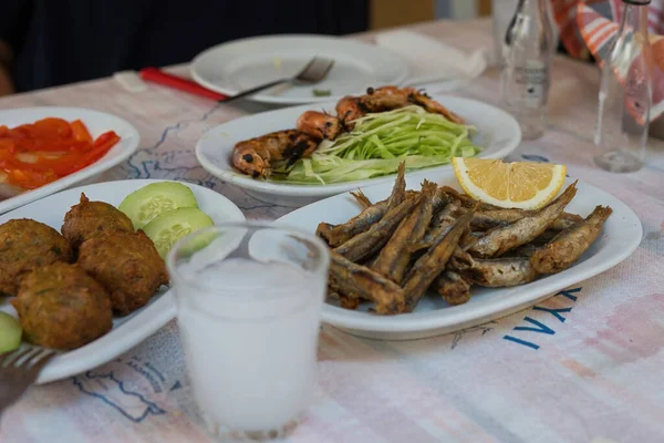 Taberna Pescado Ouzeri Restaurante Tsipouro Volos Grecia Tabernas Tsipouro Granel — Foto de Stock