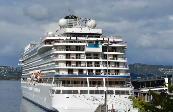 Bergen Noorwegen Aug 2018 Achteraanzicht Cruiseschip Viking Sun Afgemeerd Haven — Stockfoto