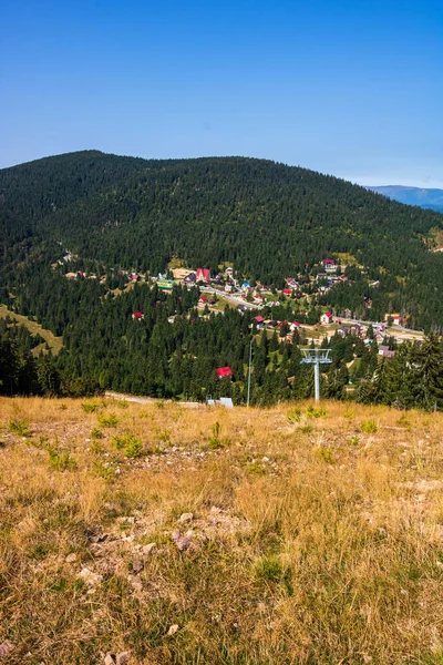 Una Vista Vertical Resort Montaña Vartop Bihor Rumania —  Fotos de Stock