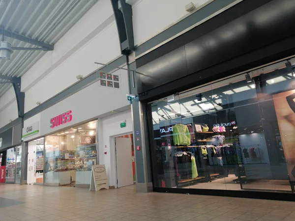 Poznan Polen Jun 2021 Winkelcentrum Interieur Met Zwitserse Winkel — Stockfoto