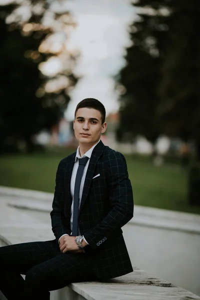 Caucasian Young Businessman Suit Tie Sitting Park — Stock Photo, Image