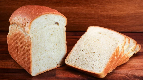 Primer Plano Trozo Pan Tostado Una Mesa Cocina Madera Con —  Fotos de Stock