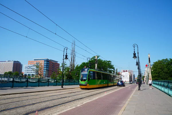 Poznan Polen Jun 2021 Groen Openbaar Vervoer Tram Meest Teatralny — Stockfoto