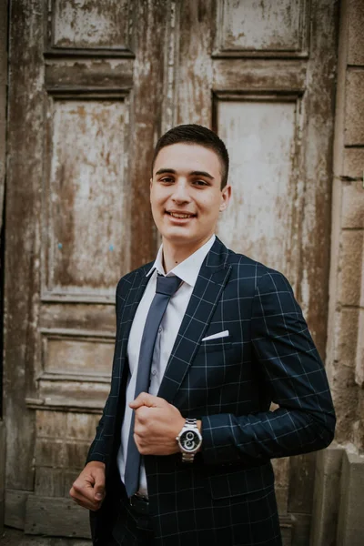 Caucasian Young Businessman Suit Tie Posing Door — Stock Fotó