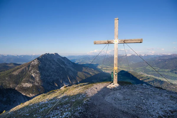 Szczyt Górski Krzyżem Szczycie Austrii — Zdjęcie stockowe