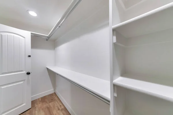 White Shelving Closet Room — Stock Photo, Image