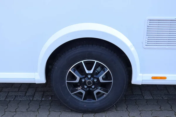 Closeup Shot Wheel Camper Van — Φωτογραφία Αρχείου