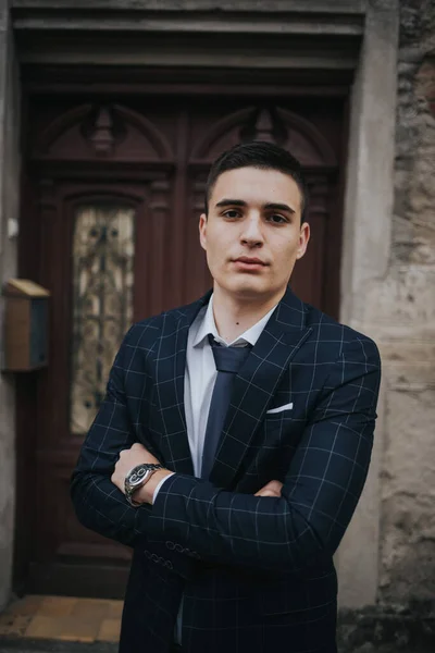 Caucasian Young Businessman Suit Tie Posing Door — 스톡 사진