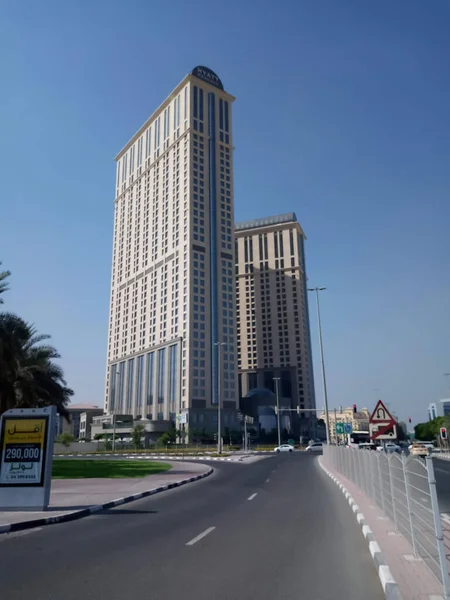 Dubai United Arab Emirates Jun 2021 건물로 이어지는 중동의한 지역의 — 스톡 사진