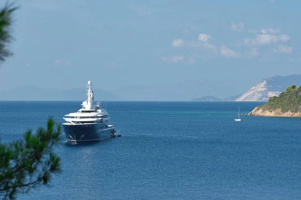 Das Luxusboot Des Scheichs Von Katar Strand Von Koukounaries Skiathos — Stockfoto