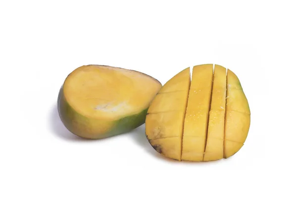 Gesneden Mango Een Blokjes Gesneden Mango Met Een Witte Achtergrond — Stockfoto