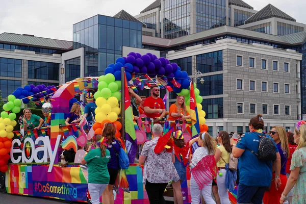 Dublin Ireland Haziran 2019 Dublin Lgbtq Onur Festivali Kutlayan Insanların — Stok fotoğraf