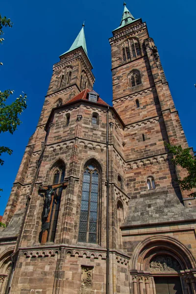 Een Lage Hoek Van Sebald Middeleeuwse Kerk Van Neurenberg Duitsland — Stockfoto