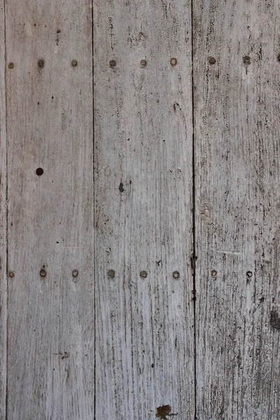 Çatlaklar Paslı Çivilerle Yıpranmış Pencere Kapıların Eski Ahşap Dokusu — Stok fotoğraf