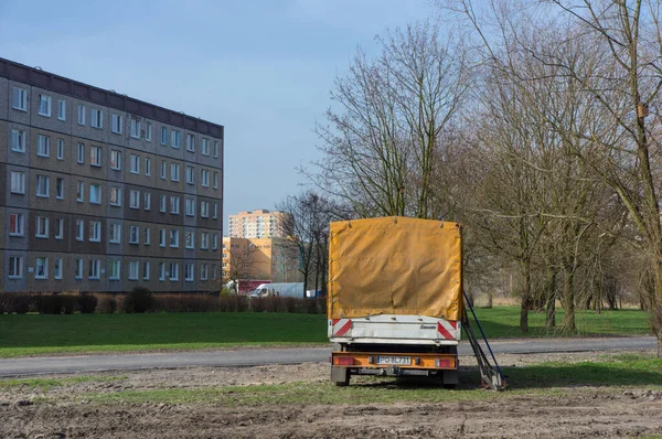 Poznan Polen Apr 2016 Gele Park Arbeiders Vrachtwagen Osiedle Polan — Stockfoto