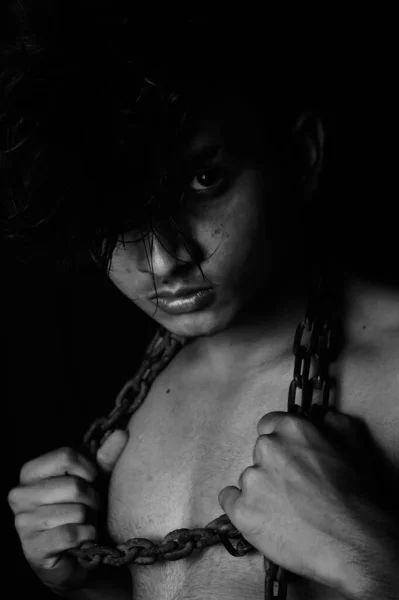 Grayscale Portra Shirtless Asian Man Metal Chain His Neck — ストック写真