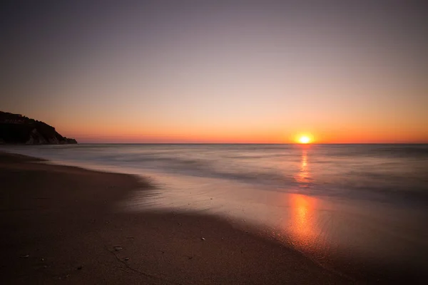 Een Prachtig Shot Van Zonsondergang Lucht Boven Zee — Stockfoto