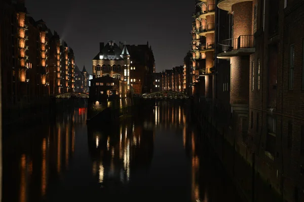 Stunning Night View Speicherstadt Hamburg Germany Building Lights Reflected Water — Photo