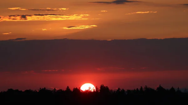 Ein Bild Eines Wunderschönen Sonnenuntergangs Der Schweiz — Stockfoto