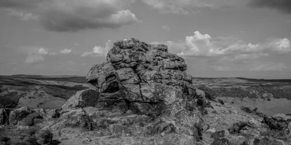 Grayscale Shot Rocky Mountain Cloudy Sky — Stock Photo, Image