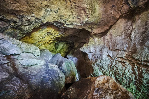 Přirozený Pohled Skalní Útvar Nádherné Jeskyni — Stock fotografie