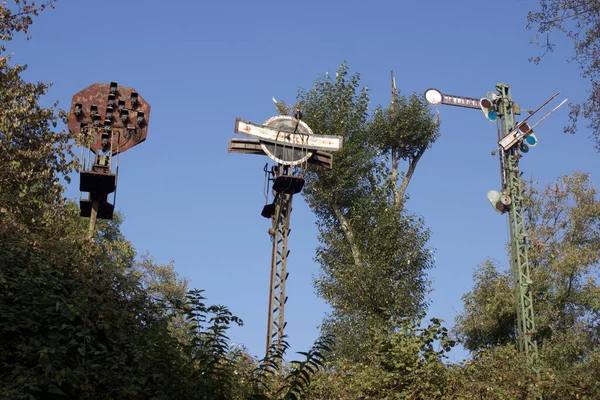 鉄道博物館ボフム ダールハウゼン ルール地域の錆びた板金で作られた運転信号のショット — ストック写真