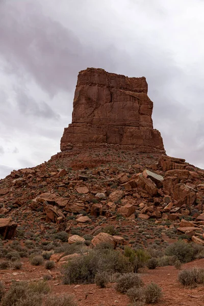 Tiro Vertical Uma Formação Rochosa Uma Colina Deserto Utah Eua — Fotografia de Stock