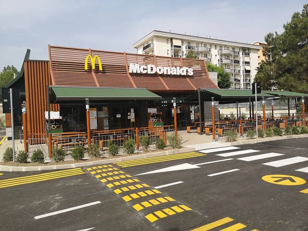 Pescara Talya Haziran 2021 Pescara Talya Daki New Mcdonald Restoranı — Stok fotoğraf