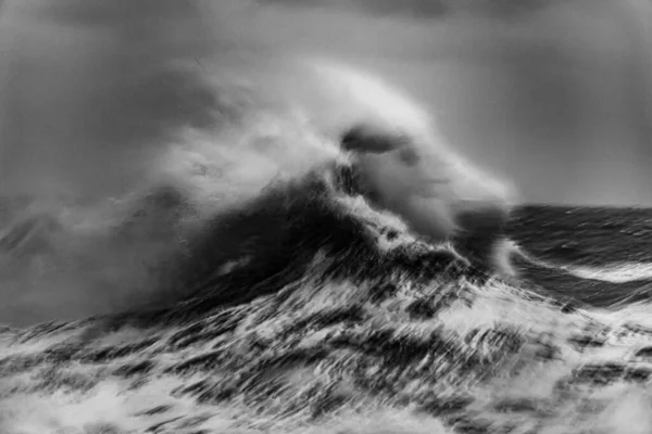 Colpo Scala Grigi Onde Marine Selvagge Durante Tempesta — Foto Stock