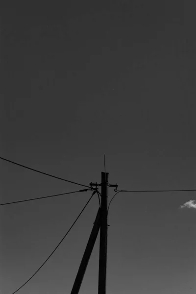 Une Vieille Ligne Électrique Bois Avec Des Fils Électriques Sur — Photo