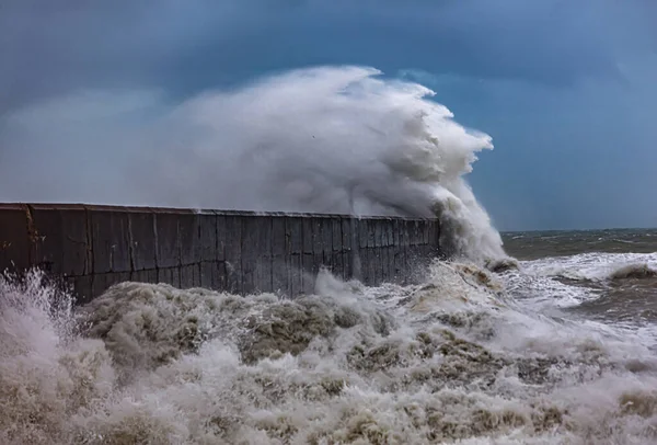 Uno Sfondo Naturale Drammatico Mare Tempestoso — Foto Stock