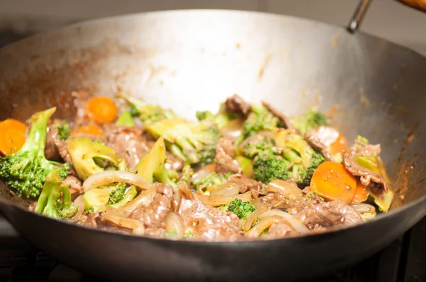 Närbild Hemlagad Stek Nötkött Med Broccoli — Stockfoto