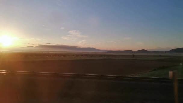 Movimiento Rápido Través Montañas Paisajes Vistos Desde Coche — Vídeo de stock