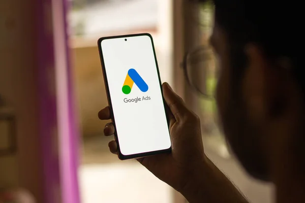 Dibrugarh Indien Mai 2021 Google Ads Logo Auf Dem Telefonbildschirm — Stockfoto