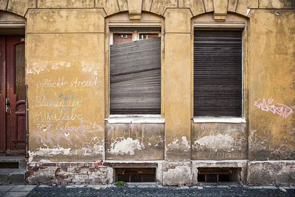 Verlassenes Haus Cottbus Mit Schrift Der Fassade — Stockfoto