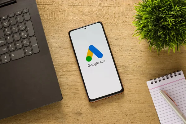 Dibrugarh Indien Mai 2021 Google Ads Logo Auf Dem Telefonbildschirm — Stockfoto