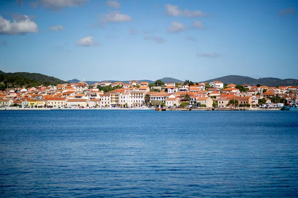 Una Vista Della Città Dalmazia Attraverso Mare Croazia — Foto Stock