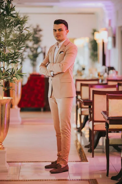 Vertical Shot Young Handsome Caucasian Male Wearing Nice Elegant Suit — ストック写真