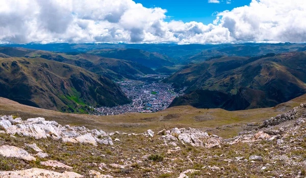 Uma Vista Hipnotizante Das Formações Nuvens Sobre Montanhas Vales — Fotografia de Stock