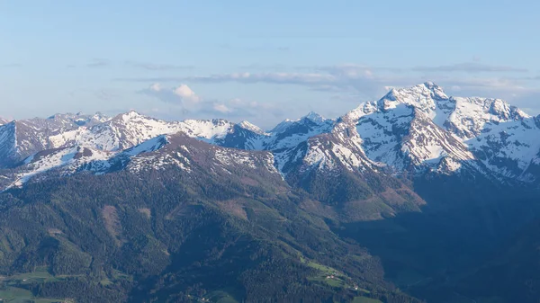 Alpské Horské Panorama Jaře Trochou Sněhu Vrcholu — Stock fotografie
