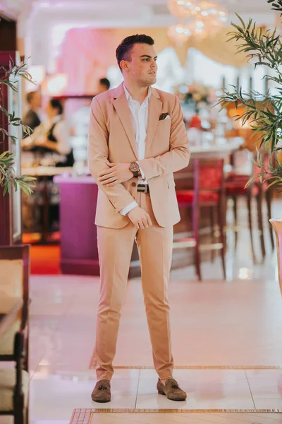 Caucasian Young Businessman Suit Standing Restaurant — Stock Photo, Image