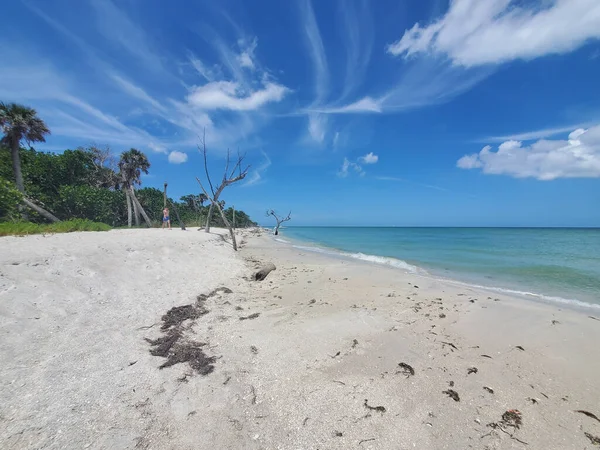 Una Hermosa Toma Una Playa Arena Día Soleado — Foto de Stock